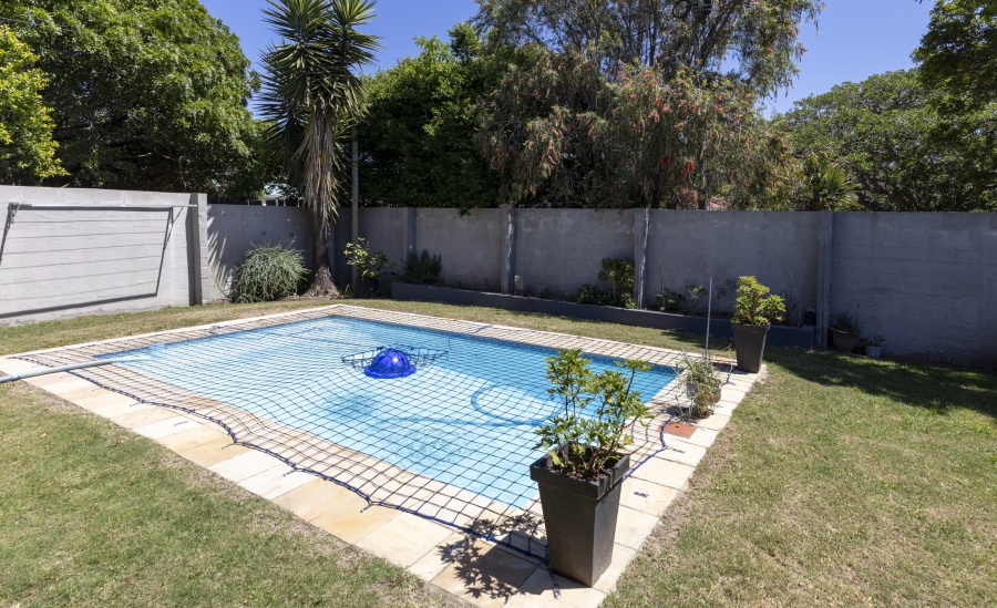 5 Bedroom Property for Sale in West Bank Eastern Cape